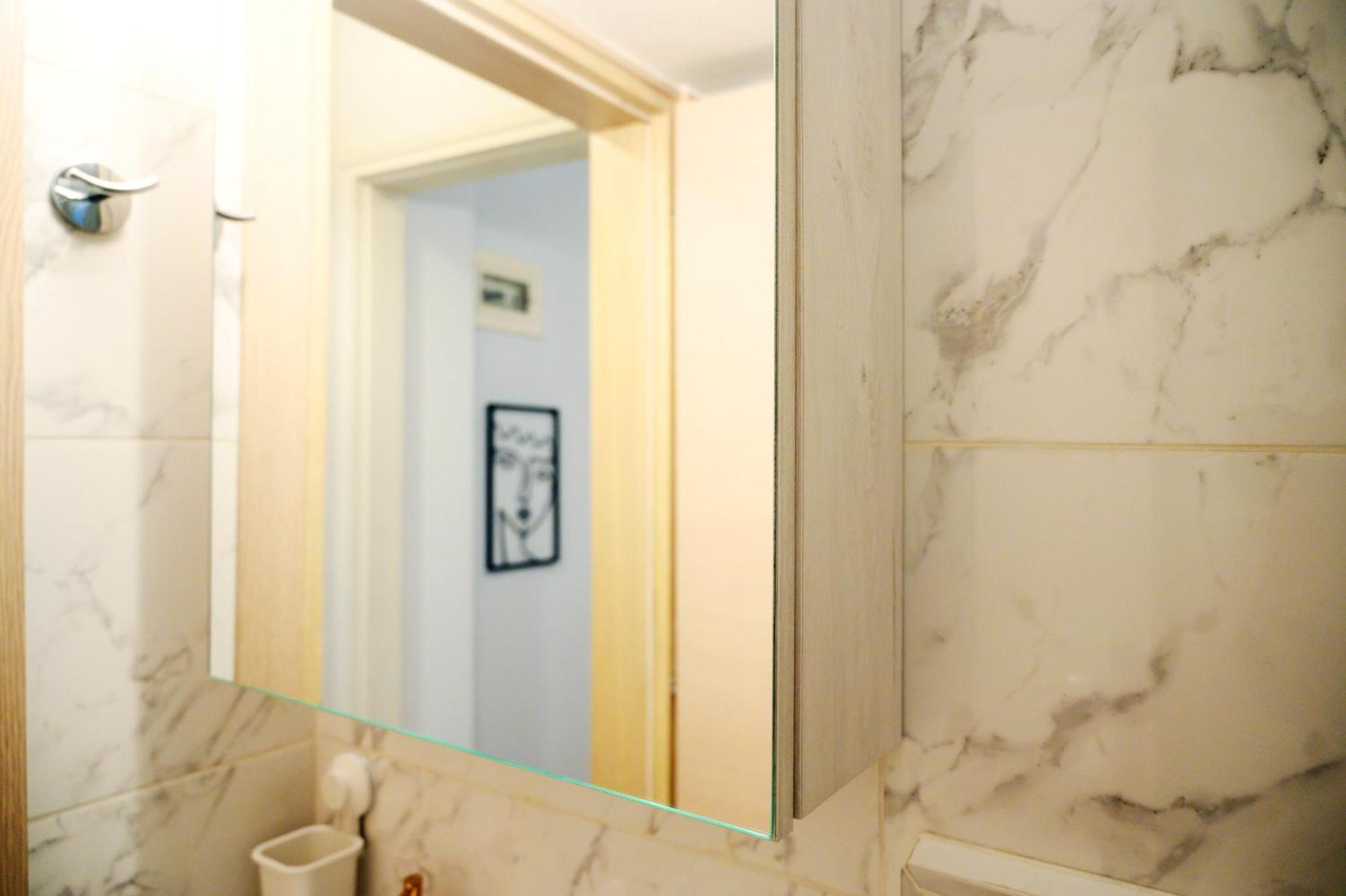 דירות סלוניקי Modern Downtown Flat By Golden H&R מראה חיצוני תמונה